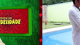 He Quit Work and Went to Fuck the Hot Brunette