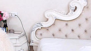 Big boobs webcam babe masturbates and rides her toy