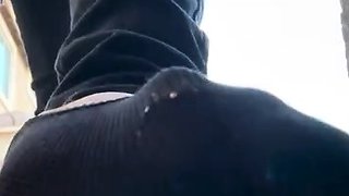 Amateur Foot Fetish Girlfriend Sucks and gives a Footjob