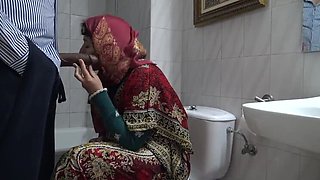 Kurdish Granny Blowjob: Mature MILF Sucks African Immigrant's Cock Till Cum in Mouth