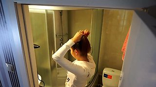 I love to watch stepsister's pussy (shower cam)