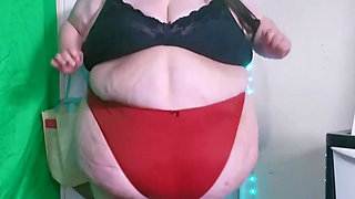SSBBW Giantess Walking in Tight Red Panties