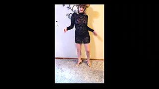 Cute Hotwife Scarlettraven Strips and Gets Fucked Doggystyle Facing the Camera