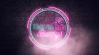 Alice Thunder And Nikki Nicole Keep The Rave Alive In A Private Room!