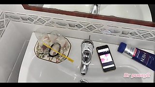 Dr Pussy2 - Gardener Discovers His Boss's Iphone and Goes to Masturbate in the Bathroom After Discovering Her Xvideos Page, Whil