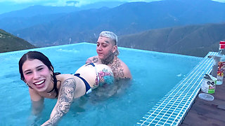 Tinder Date Ends in Outdoor Sex with Chicamocha Cannon in the Background