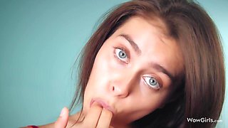 Highly Steaming Woman Alissa Foxy Taunting Us in This Astounding Solo Movie