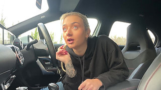 SophiaMayy PUBLICLY rubs pussy in car to entertain local builders - ALMOST CAUGHT!