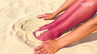 922 Shiny Purple Cdr Pantyhose on the Beach