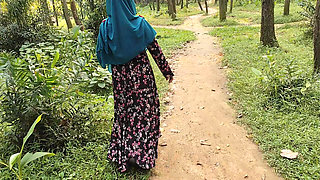 Outdoor Sex. While Walking in the Jungle, He Took an Indian Bengali Beautiful Girl Home and Fucked Her Hard. Video Part-01