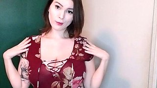 Big boob brunette masturbates on webcam