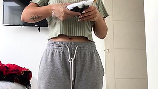 amateur raintree03 flashing ass on live webcam