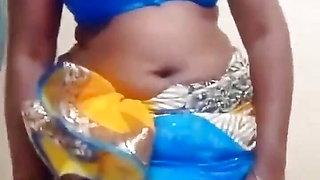 Tamil Aunty Dirty Talk Showing Boobs and Pussy