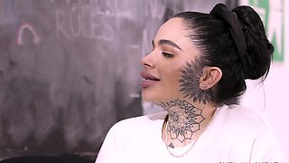 Mature brunette lesbian licks a pussy outdoors