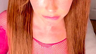 Big boob brunette masturbates on webcam