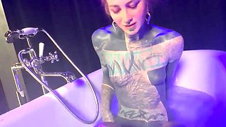 Tattoo Girl Strapon Mode ANAL & Solo