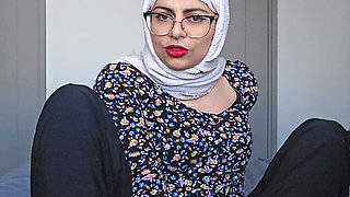 85. Mommy's Lesson Mia Niqab