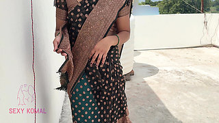 Komal Went to the Roof, Called Her Friend Behind Her, People Are Watching From All Sides.