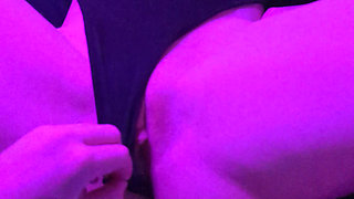 Fucking my girlfriend while watching hentai