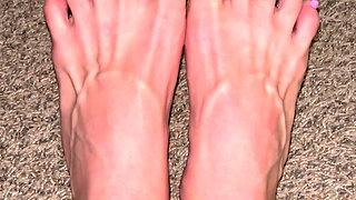 Veiny Feet After Shower - Silent Tease by Ivys Feet Footivities