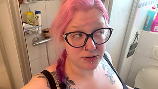 Hairy Pussy and Nice Piss Stream