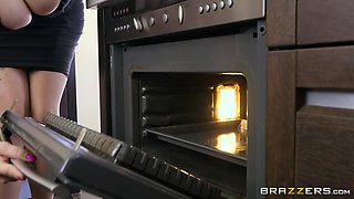 The Dinner Invitation With Keiran Lee, Danny D, Jasmine James, Skyler Mckay - Brazzers