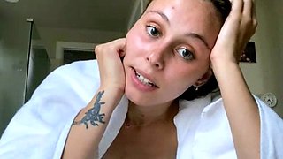 Petite small tit babe with perfect pussy masturbates