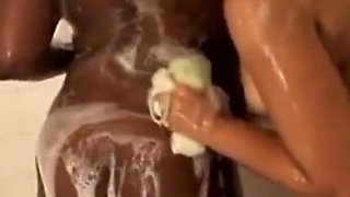 Super Hpt MILFs Poizon Ivy and Lisa Rivera Play with Thick Red Teen in the Shower
