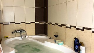 Beauty small tit amateur teen masturbating her shaved pussy