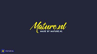 When My Hot 41 Year Old Stepmom Julia Dranac Gets Bored She Gives Me A Handjob Until I Come