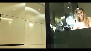 Dea Squirt and Shower in Berlin