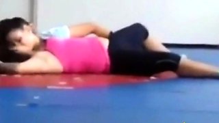 Deux Coquines: Surprise au Gymnase - French Amateur Video