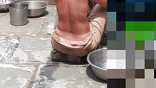 My elder stepbrother&#039;s housewife was completely naked today and the brother-in-law saw it.