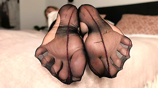 Ff Nylons & Dangling Heels