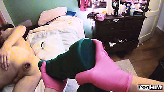 Siouxsie Q Trys to Fit the Whole Thing Inside of Him