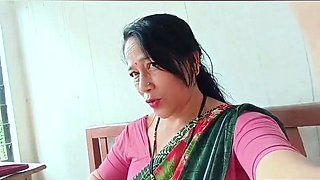 Newly married Bhabhi seduce by bra seller in the home.h264