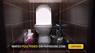 Camera in the Toilet at Home. Mature MILF with a Big Ass and Hairy Pussy Pisses. Amateur Asmr with the Gurgle of Urine.