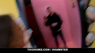 Thickumz - fat arse teenage bounces her bubbly cheeks