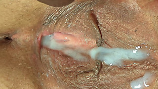 Jamdown26 - White SSBBW Wife Showing off Her Big Fat Ass Close up While Peeing and Gets Her Plush Big Pussy Fucked