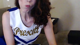 Nerdy amateur british teen babe masturbates