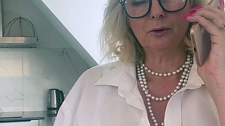 Big boob brunette masturbates on webcam