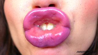 Naughty Chick Lip Pouting Lipsihaa 4