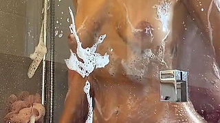 Hot MILF Invites a Man in to Her Shower and Gives a Good Blowjob and Rimjob Before Getting Fucked!