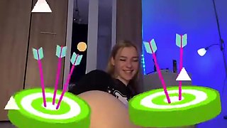Finger-tickling Virgin Fuckbox at the First-ever Time