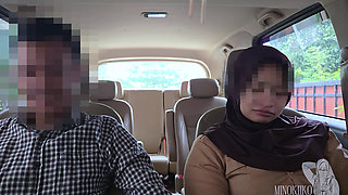 Hijab student (18+) Asks Her SugarDaddy to Buy a New Viral Cellphone - Minokiiko