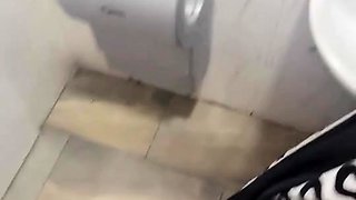 TEEN WANT TO FUCK IN PUBLIC TOILET