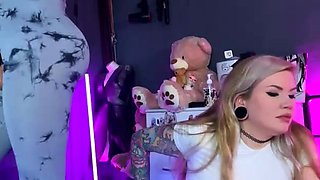 Vulva rubbing close up with blonde handling monster dildo