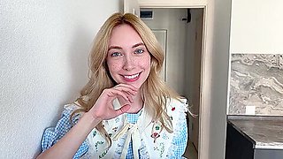 Helped A Cute Stranger On The Street And Fucked Her On The Same Day