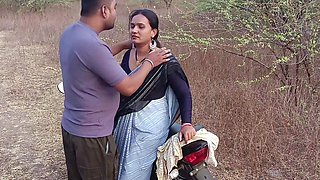 Natural Tits Horny Indian MILF Bhabhi Outdoor Sex