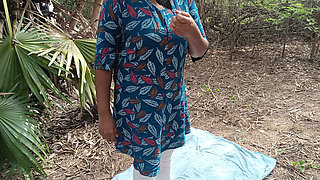 Outdoor Fucking with Divorced Aunty